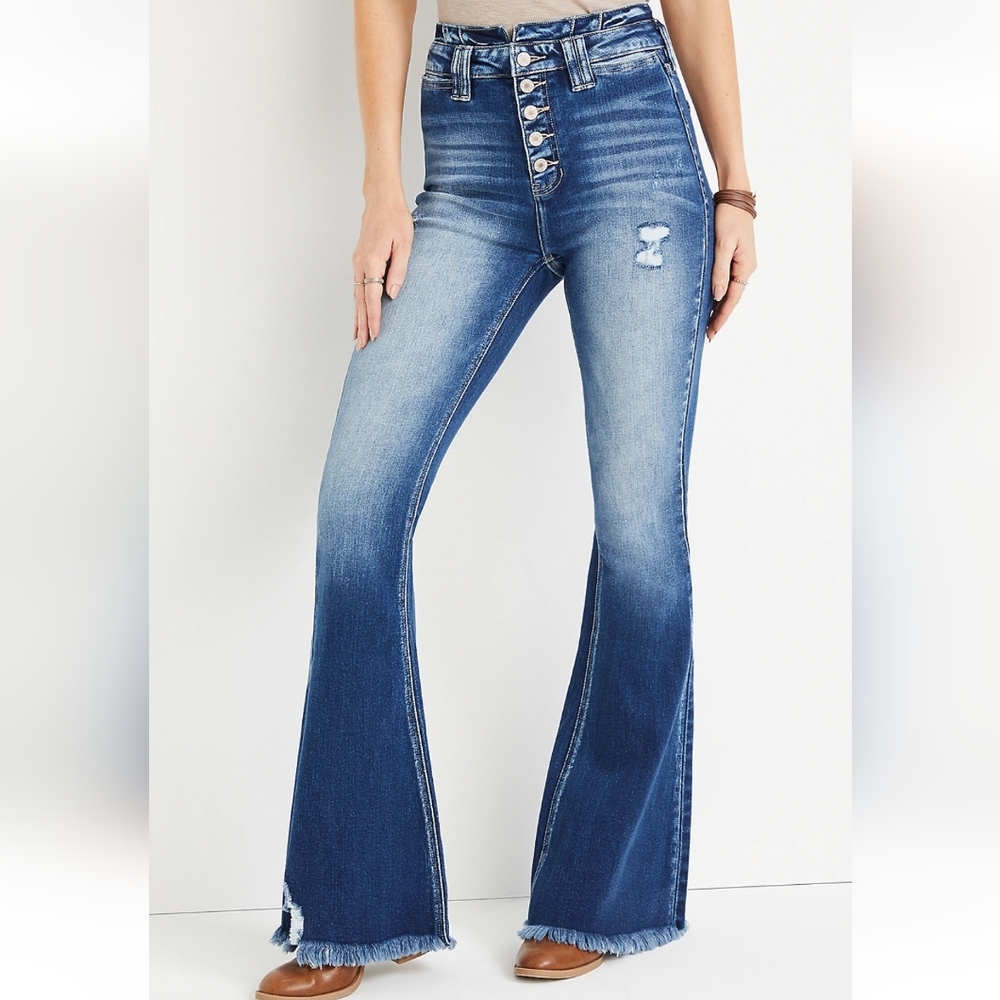 NWT KanCan Flare Jeans Size 28x33
